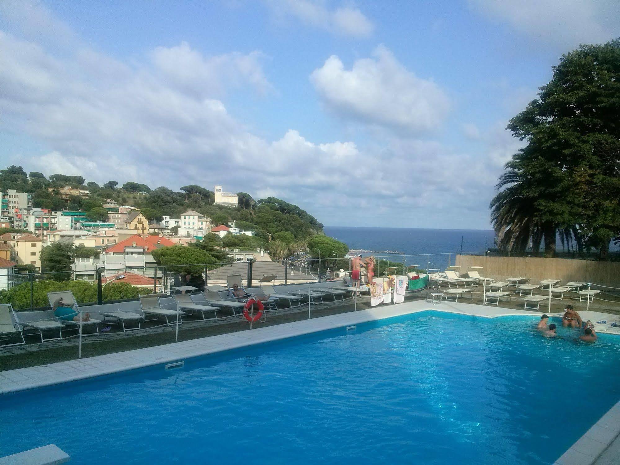 Hotel Villa Adele Celle Ligure Esterno foto